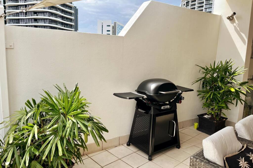 Private Sky Terrace Classic Penthouse 2 Car Parks Apartment Gold Coast Exterior photo