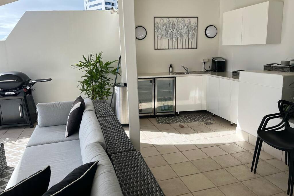 Private Sky Terrace Classic Penthouse 2 Car Parks Apartment Gold Coast Exterior photo